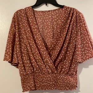 Never worn SHEIN XL ditsy floral pink flutter top